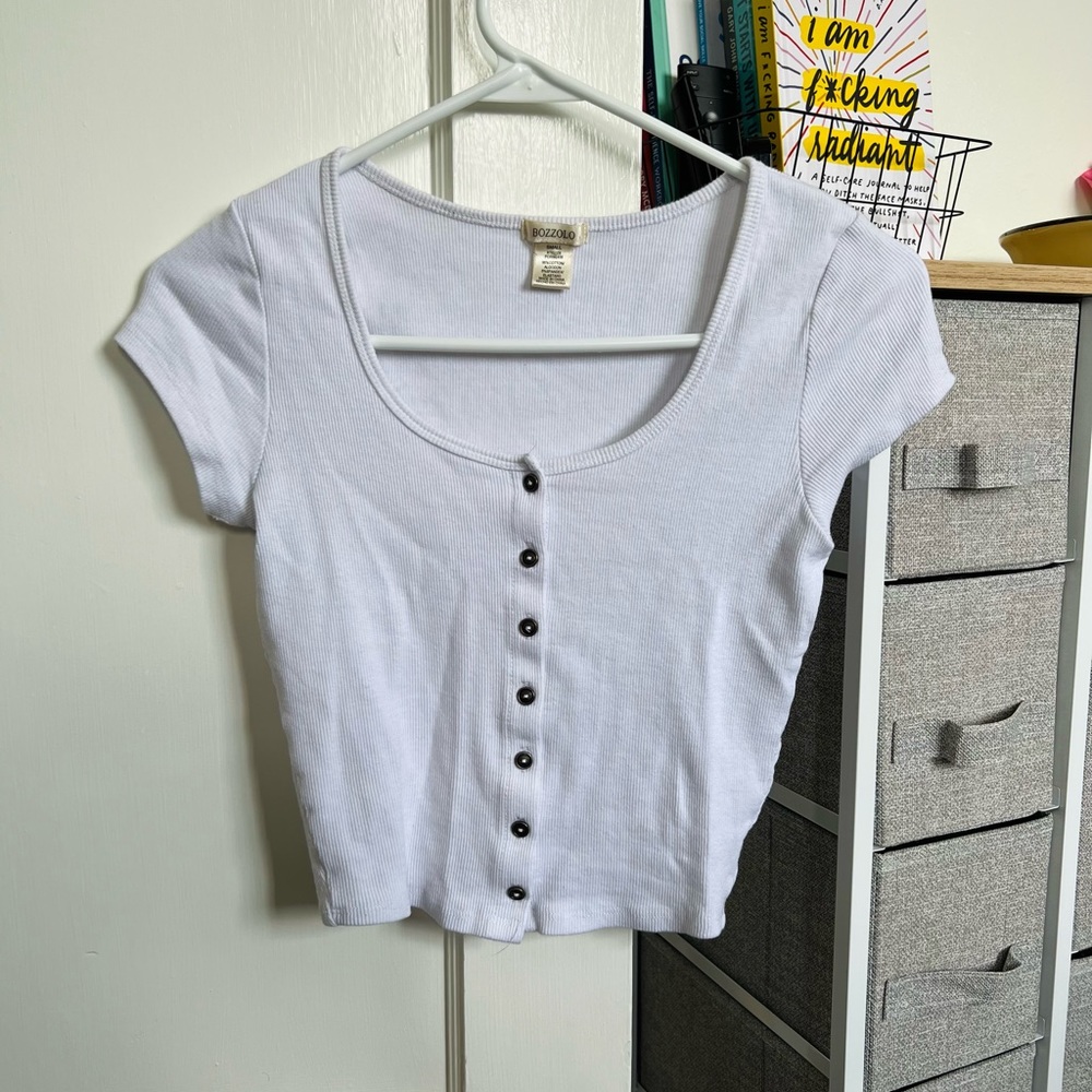 Basic white crop top tee